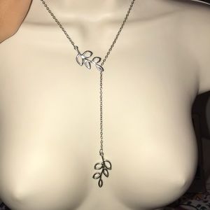 Adjustable silver leave necklace